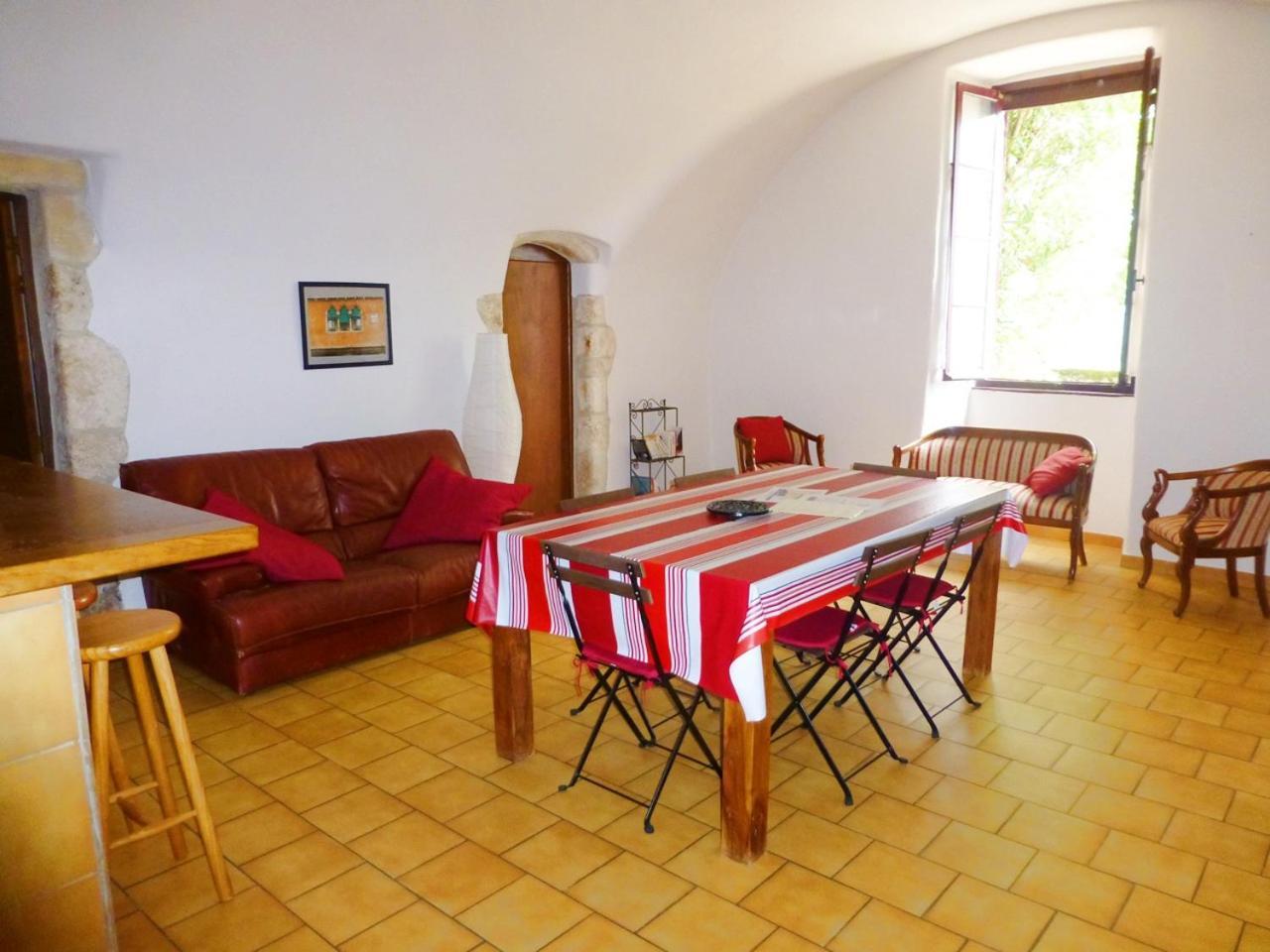 Gites Du Domaine Des Dames Vallon-Pont-dʼArc Exterior foto